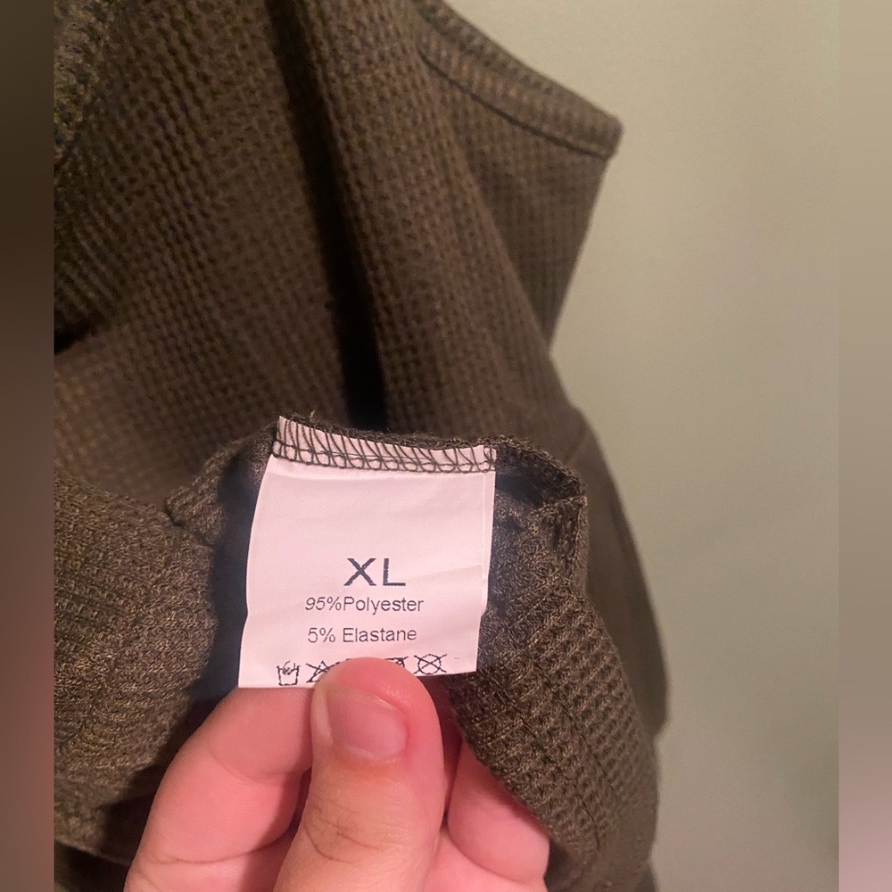 Green Sleeveless Buttoned Women's Top - Picture 4 of 4